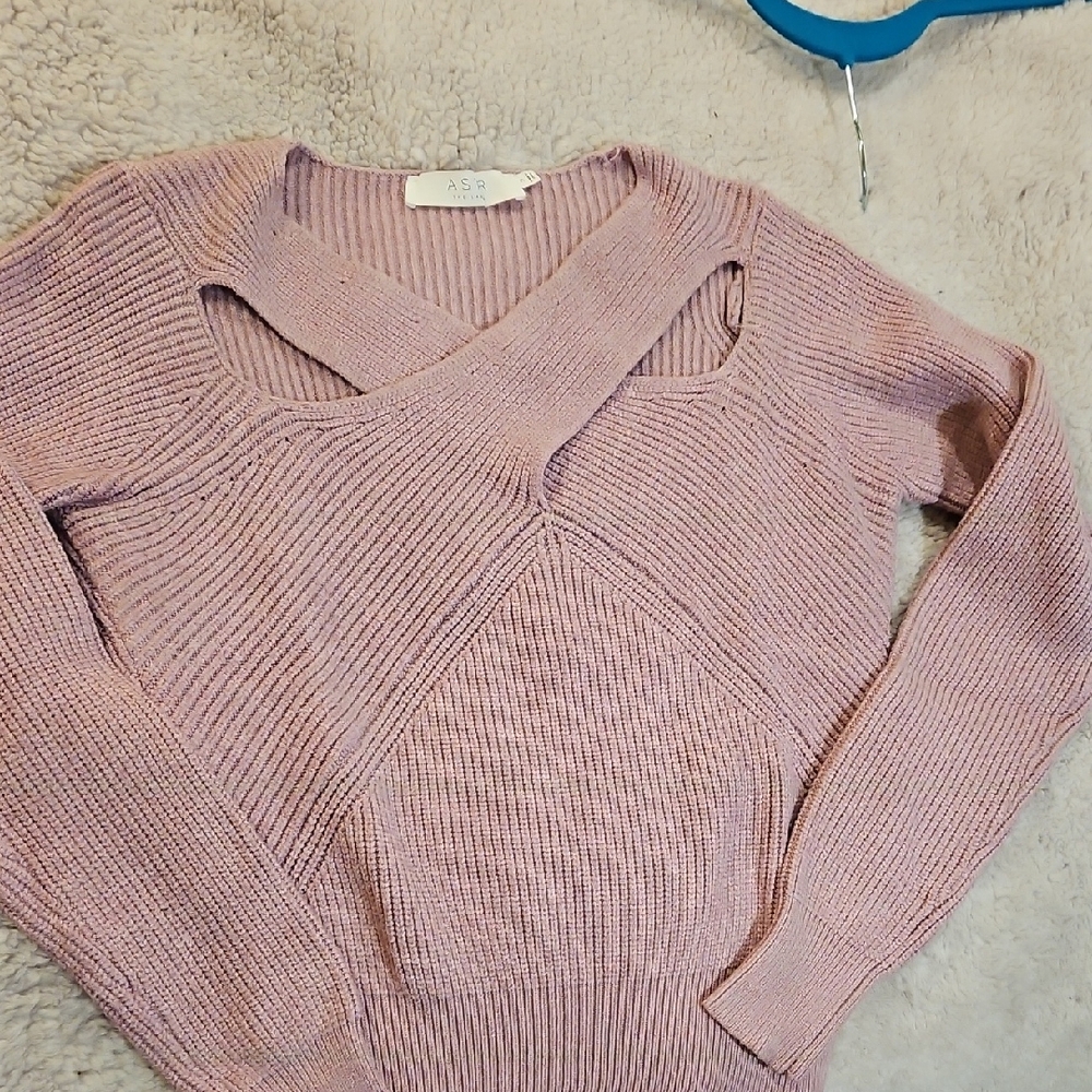 ASTR The Label Women's Mauve V-Neck Sweater